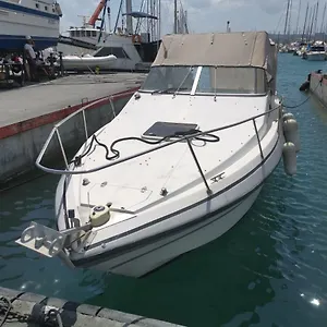 Port De Laurent Du Var - Bateau Moteur Bateau-hôtel Saint-Laurent-du-Var